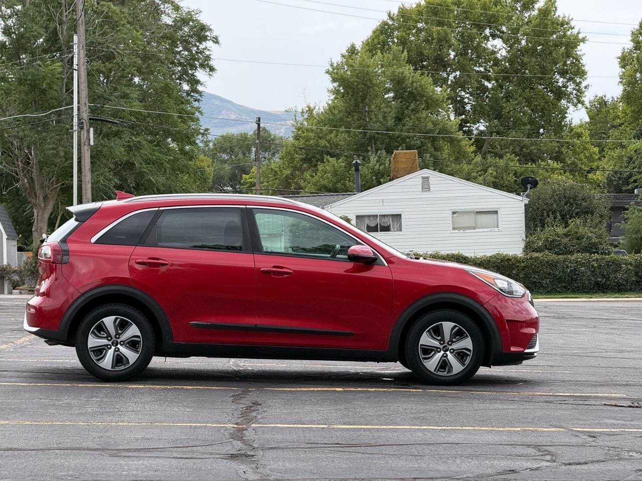 Used 2019 Kia Niro LX FWD image 6