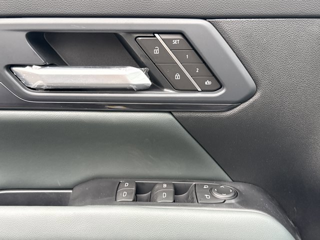 New 2026 GMC Terrain AT4 AWD/4WD image 17
