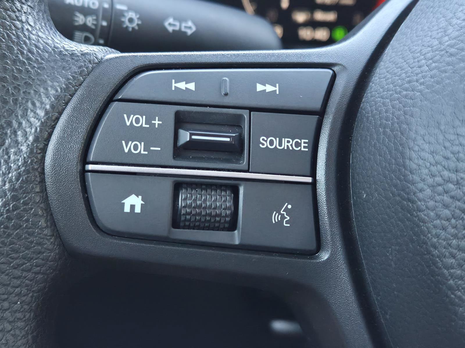 Used 2025 Honda CR-V EX image 19