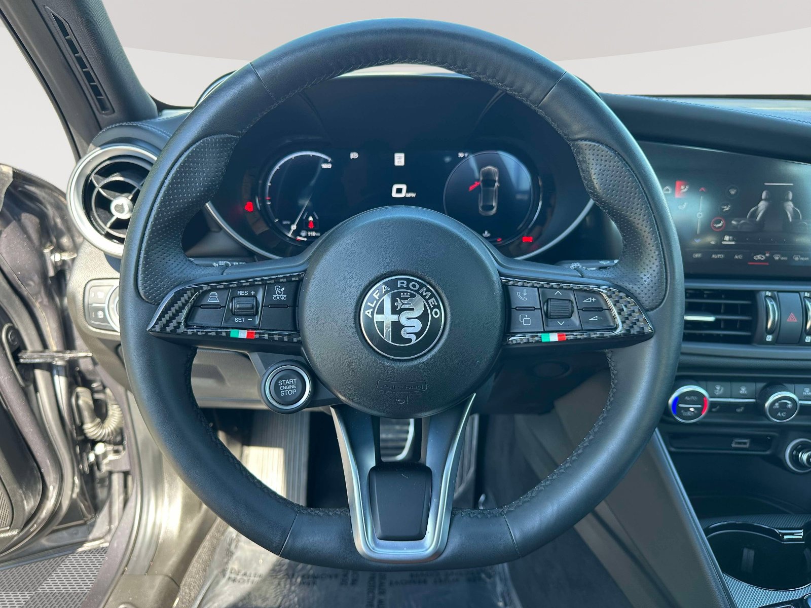 Used 2024 Alfa Romeo Giulia Ti AWD/4WD image 14