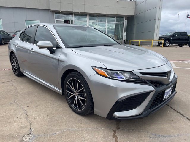 Used 2023 Toyota Camry SE FWD image 5