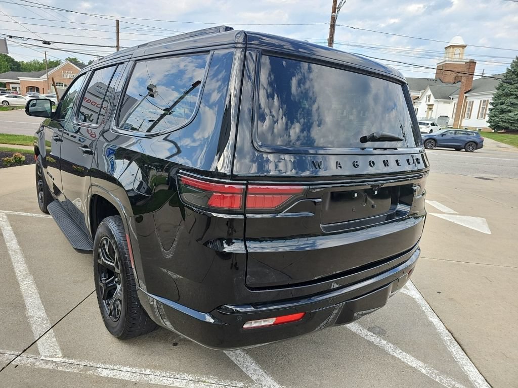 Used 2024 Jeep Wagoneer Series II AWD/4WD image 14