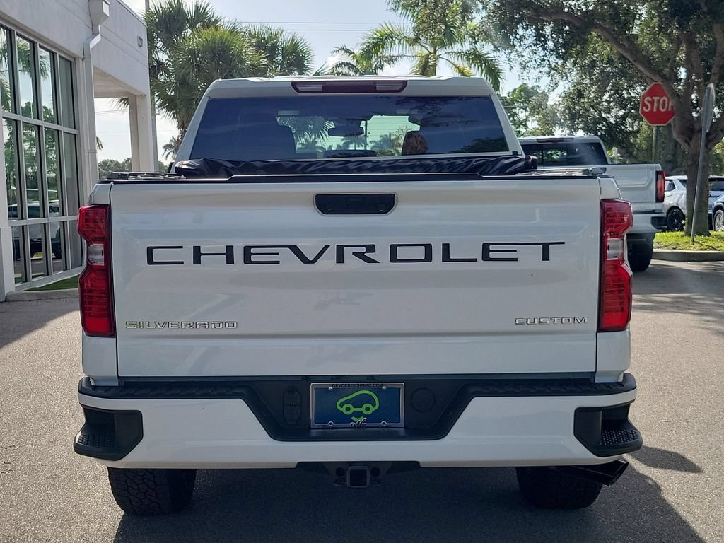 Certified 2025 Chevrolet Silverado 1500 Custom w/ Turbomax Blackout Package RWD image 4