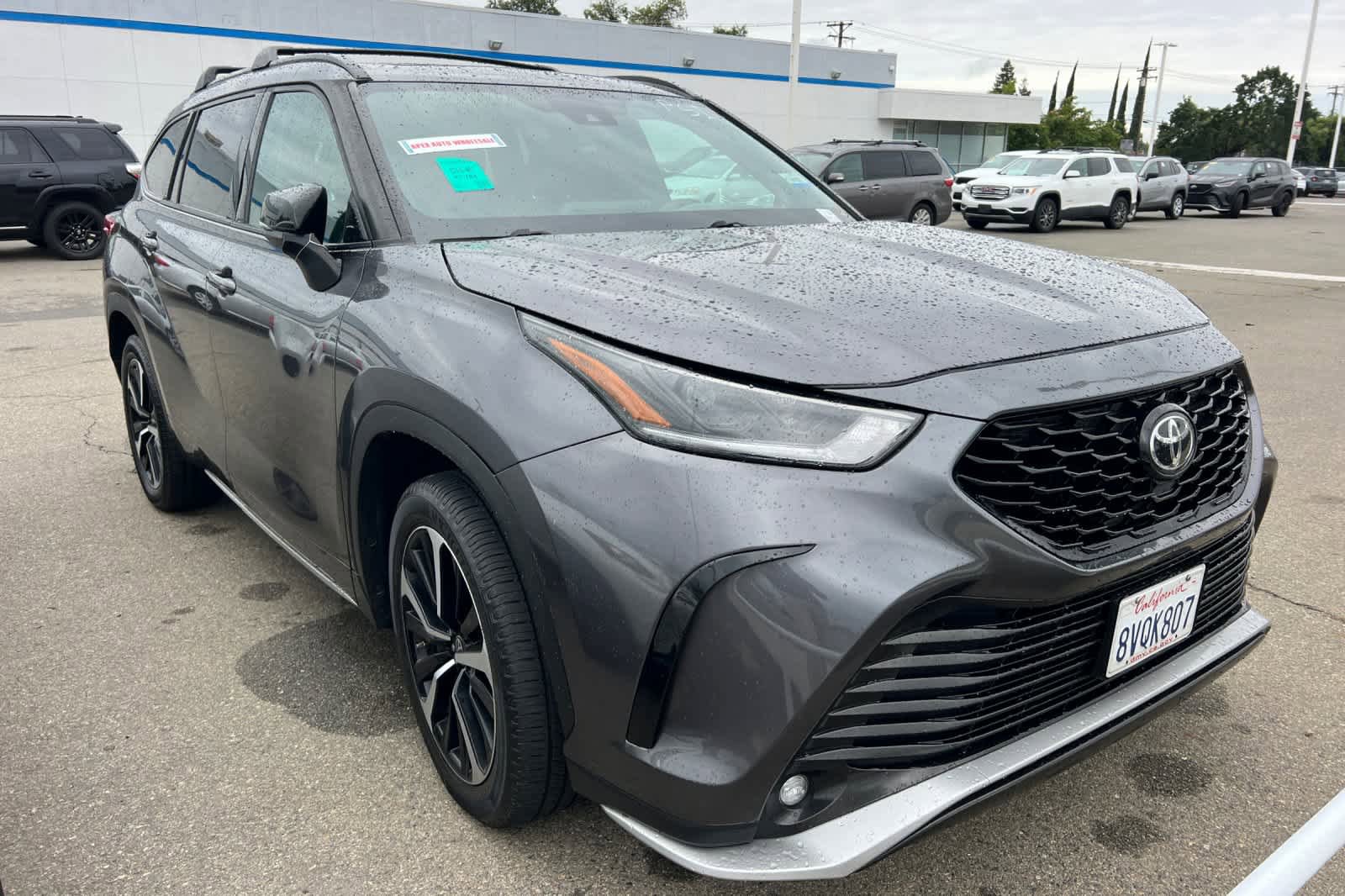 Used 2021 Toyota Highlander XSE FWD image 3