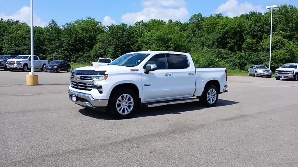 Used 2025 Chevrolet Silverado 1500 LTZ image 4