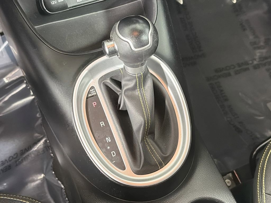 Used 2015 Kia Soul + FWD image 18