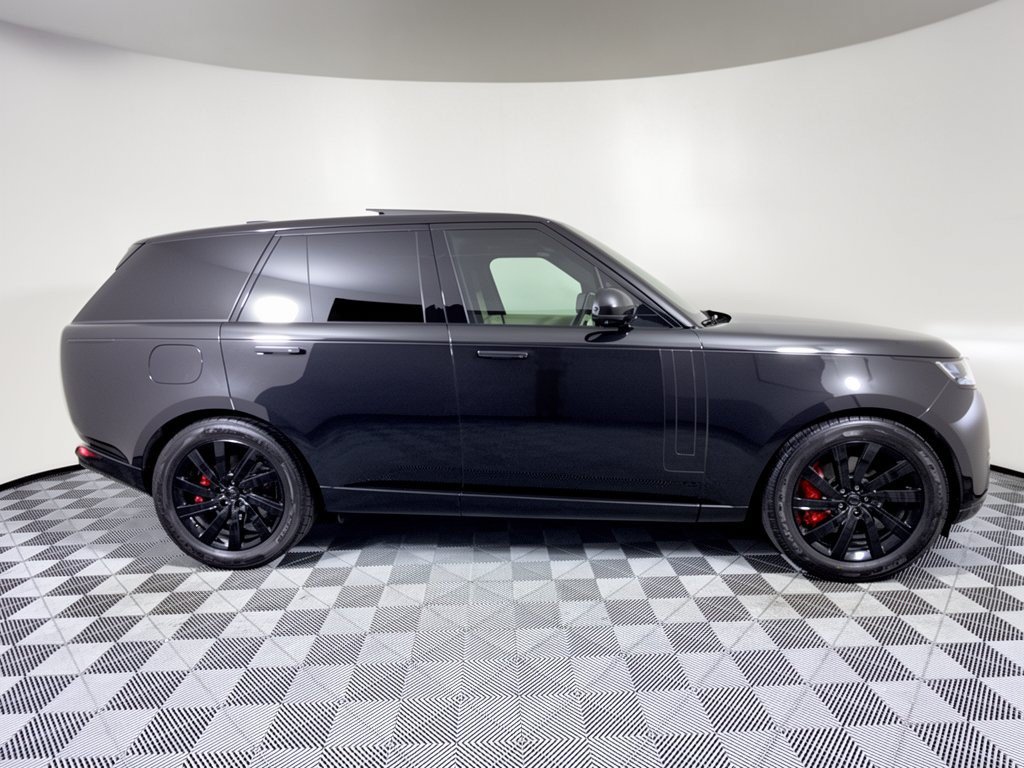 Used 2024 Land Rover Range Rover SE AWD/4WD image 8