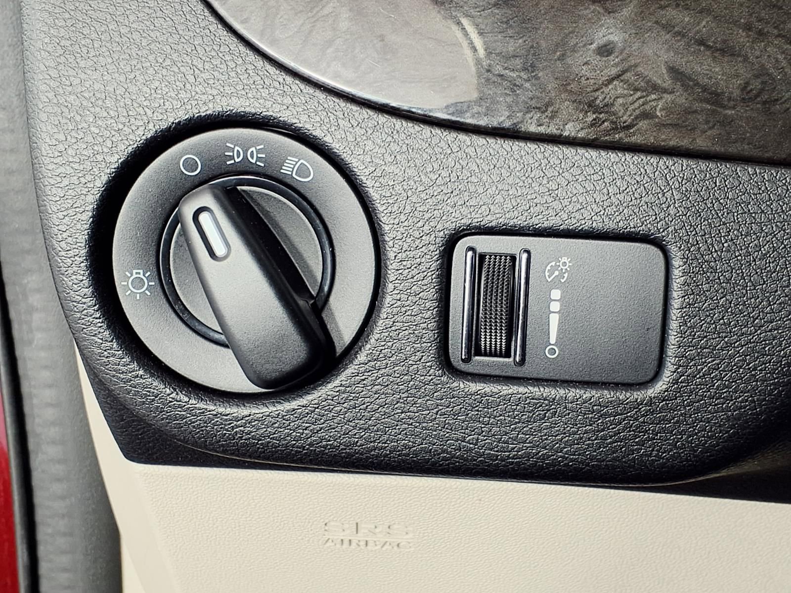 Used 2020 Dodge Grand Caravan SE image 18