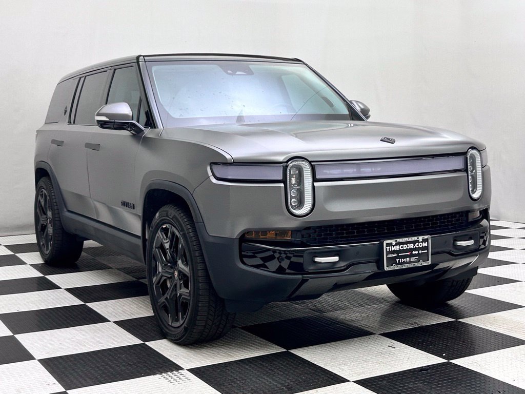 Used 2024 Rivian R1S Adventure Dual AWD/4WD image 2