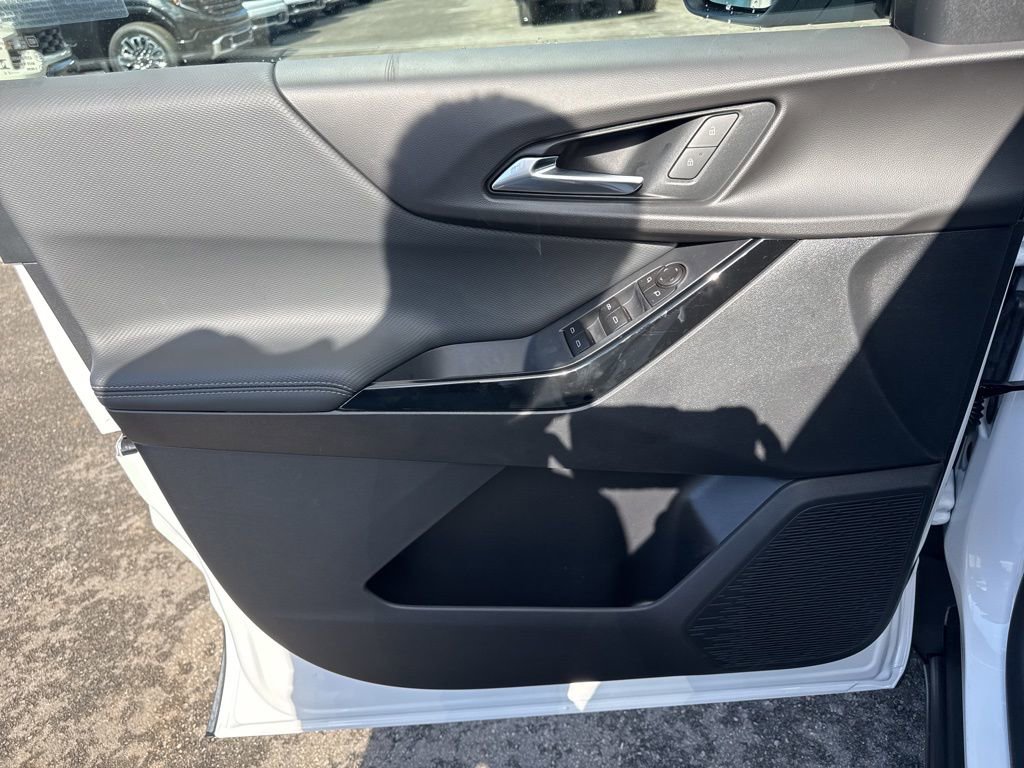 New 2026 Chevrolet Equinox LT image 26