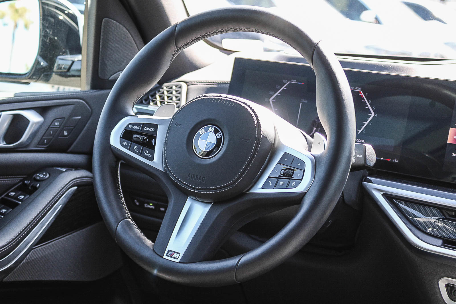 Certified 2025 BMW X5 xDrive40i w/ M Sport Package AWD/4WD image 15