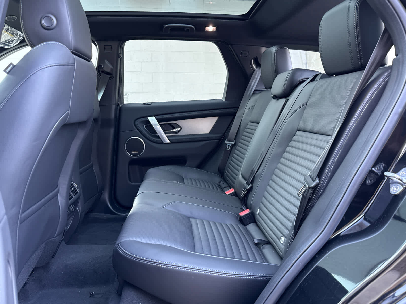 Used 2026 Land Rover Discovery Sport Landmark image 15