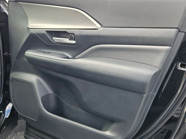 Used 2025 Toyota Grand Highlander AWD image 34