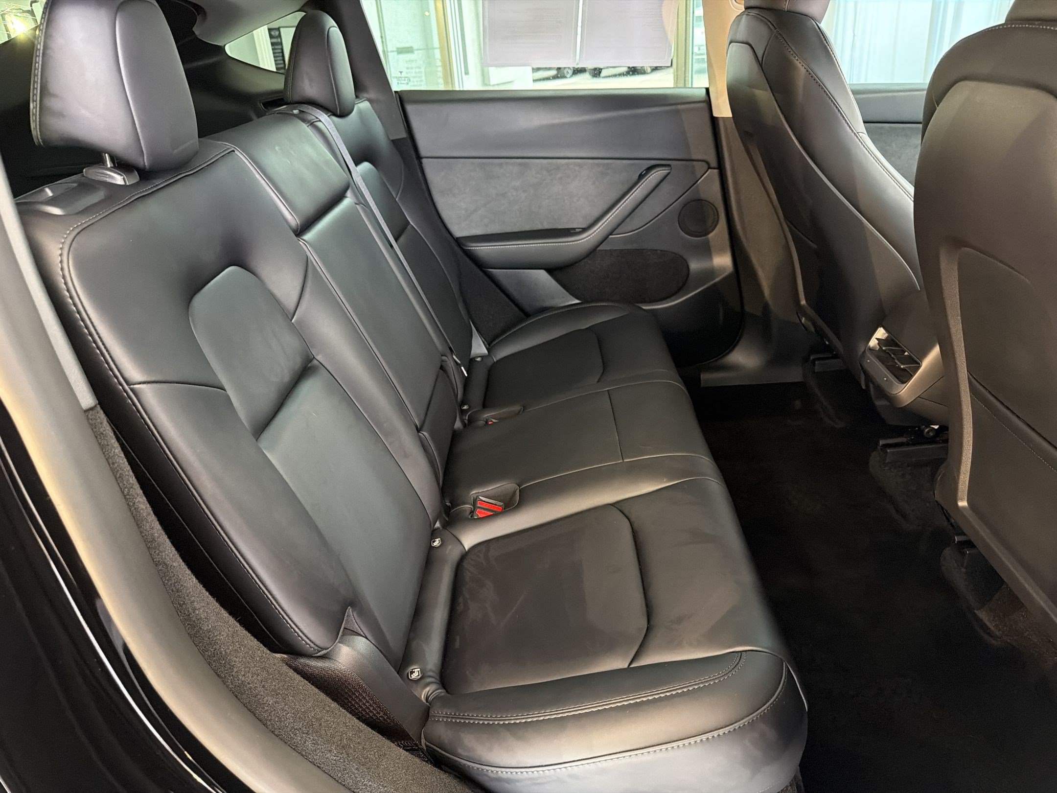 Used 2023 Tesla Model Y 2WD image 29