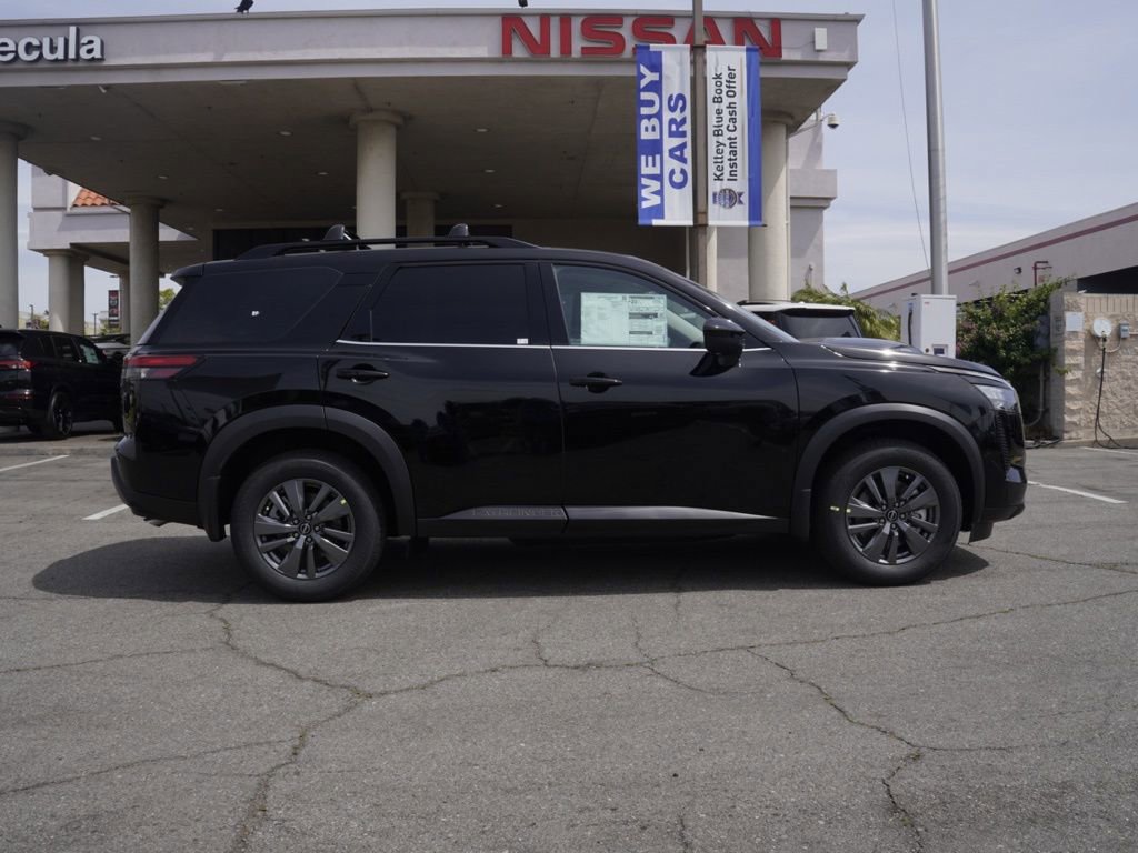 New 2026 Nissan Pathfinder SV image 3