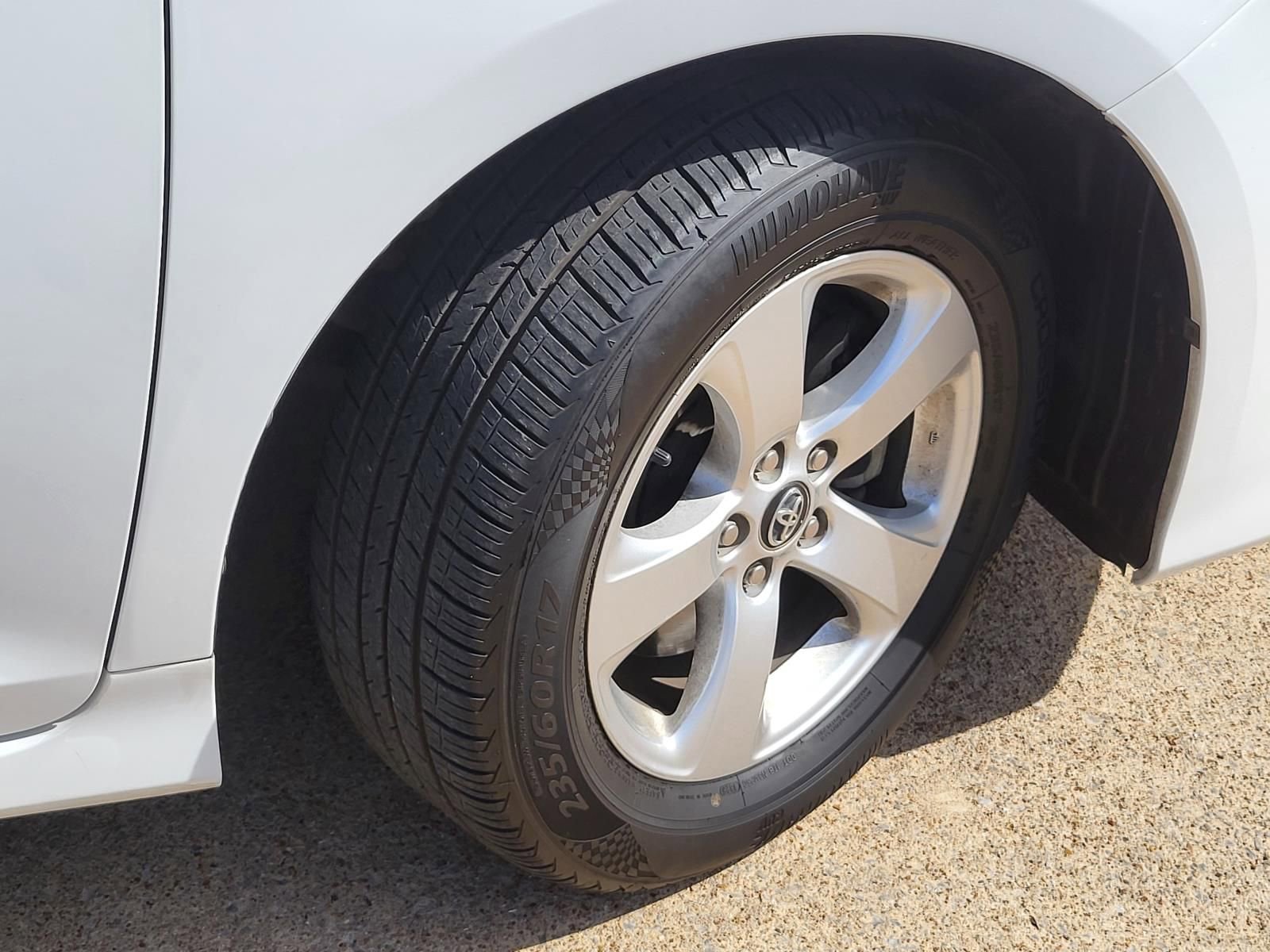 Used 2020 Toyota Sienna L image 5