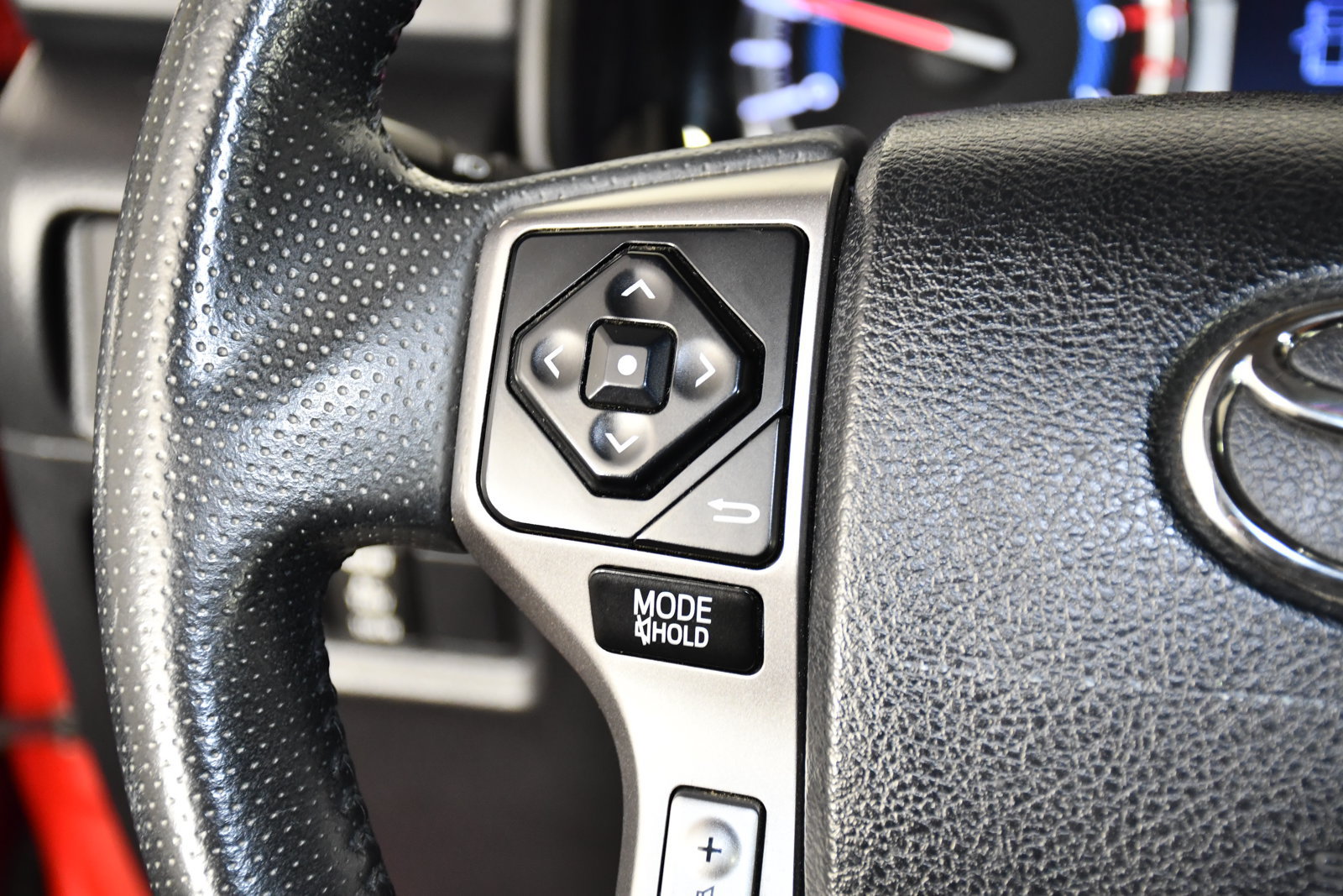 Used 2018 Toyota 4Runner Limited w/ Convenience Package AWD/4WD image 21
