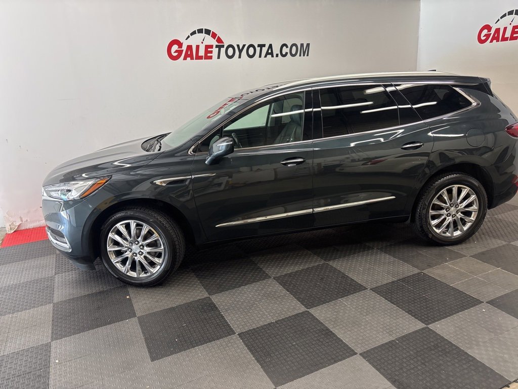Used 2021 Buick Enclave Premium w/ Sun and Sites Package image 2