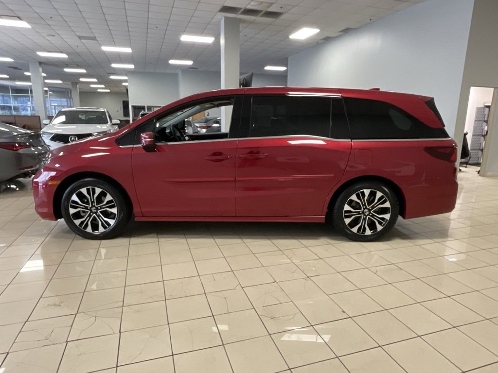 Used 2025 Honda Odyssey Elite image 4
