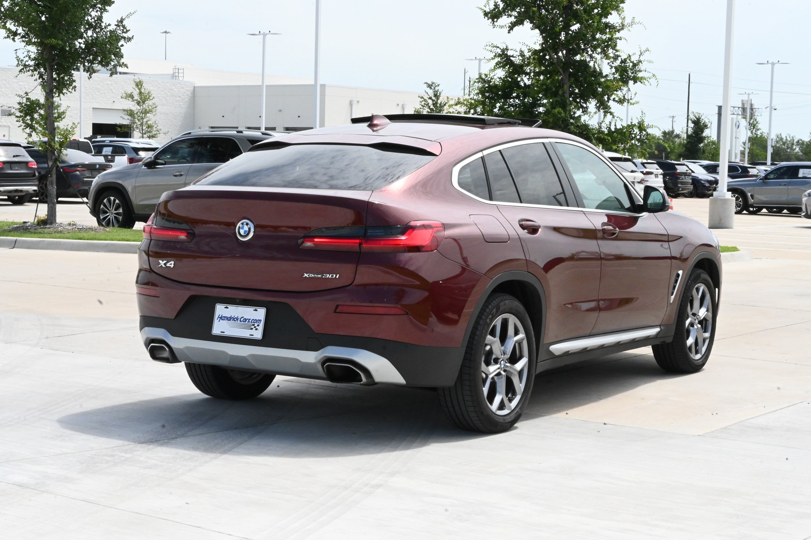 Certified 2025 BMW X4 xDrive30i AWD/4WD image 9