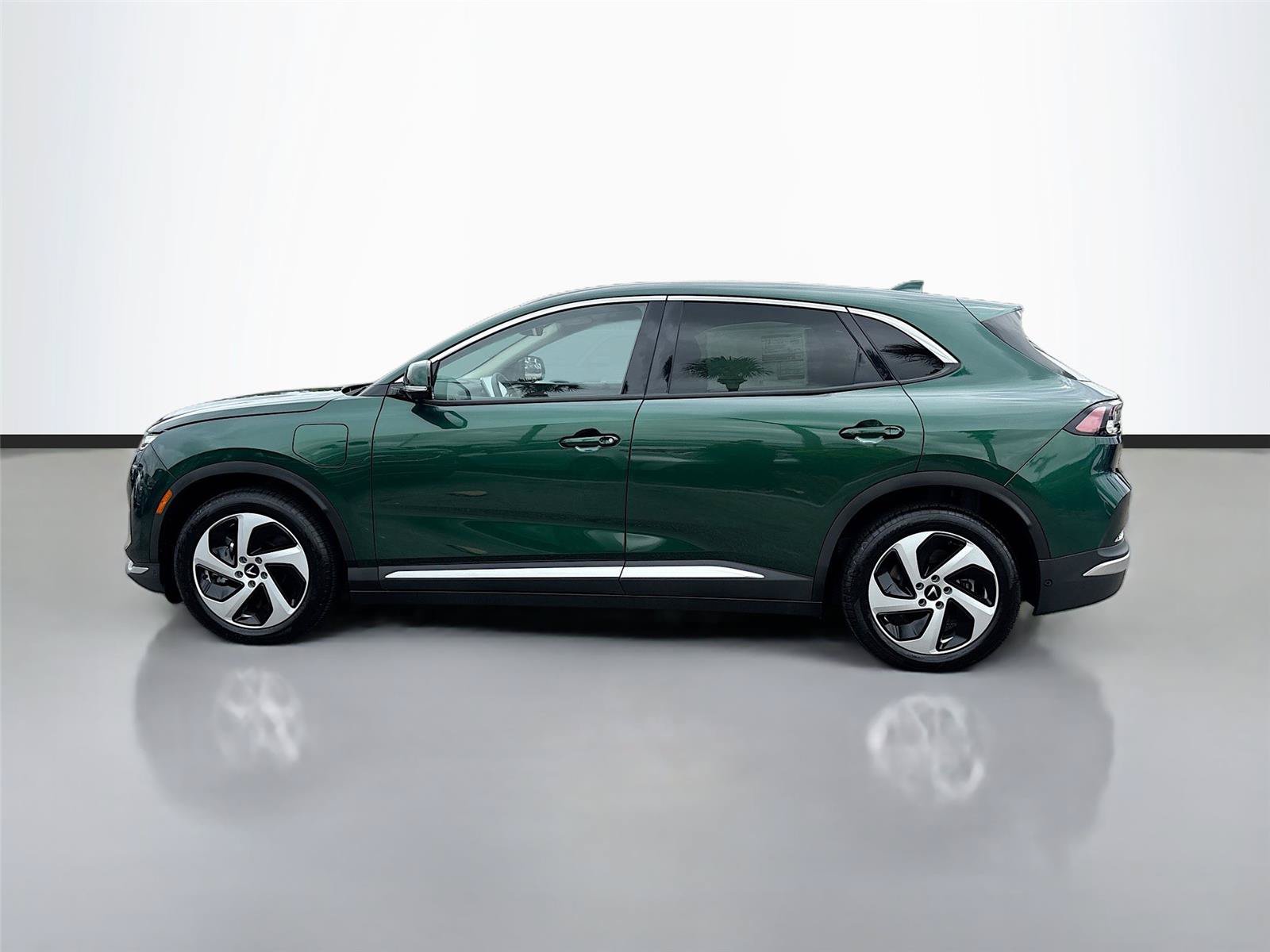 New 2025 VinFast VF 8 Eco AWD/4WD image 4