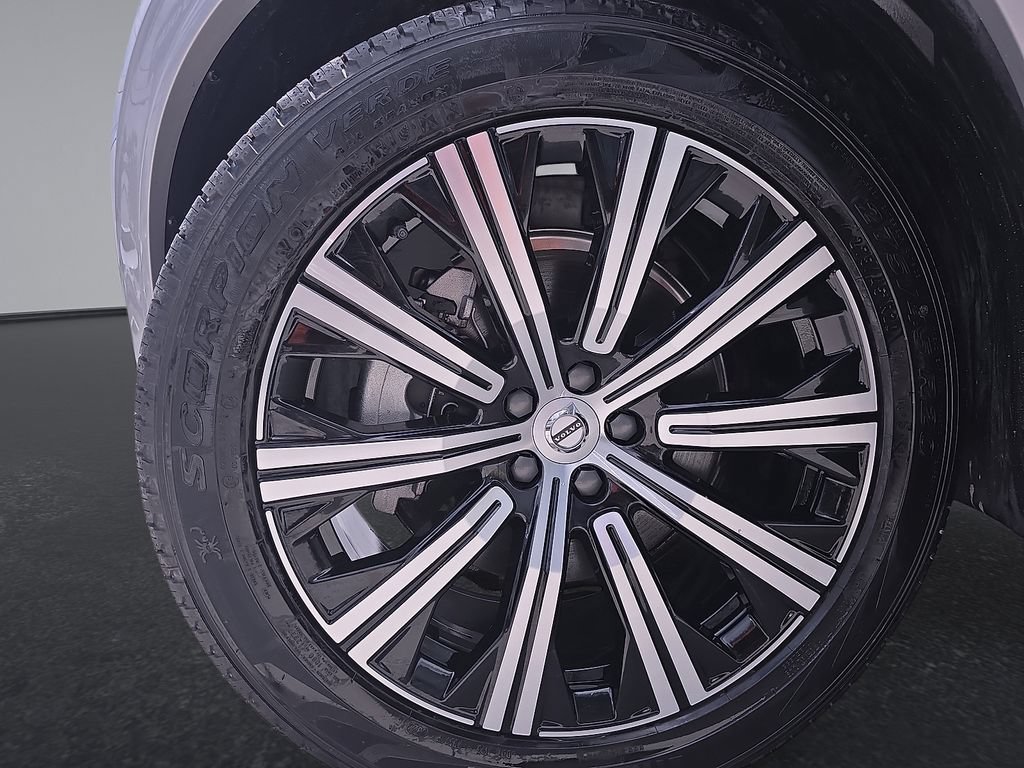 Certified 2025 Volvo XC90 B5 Core AWD/4WD image 44