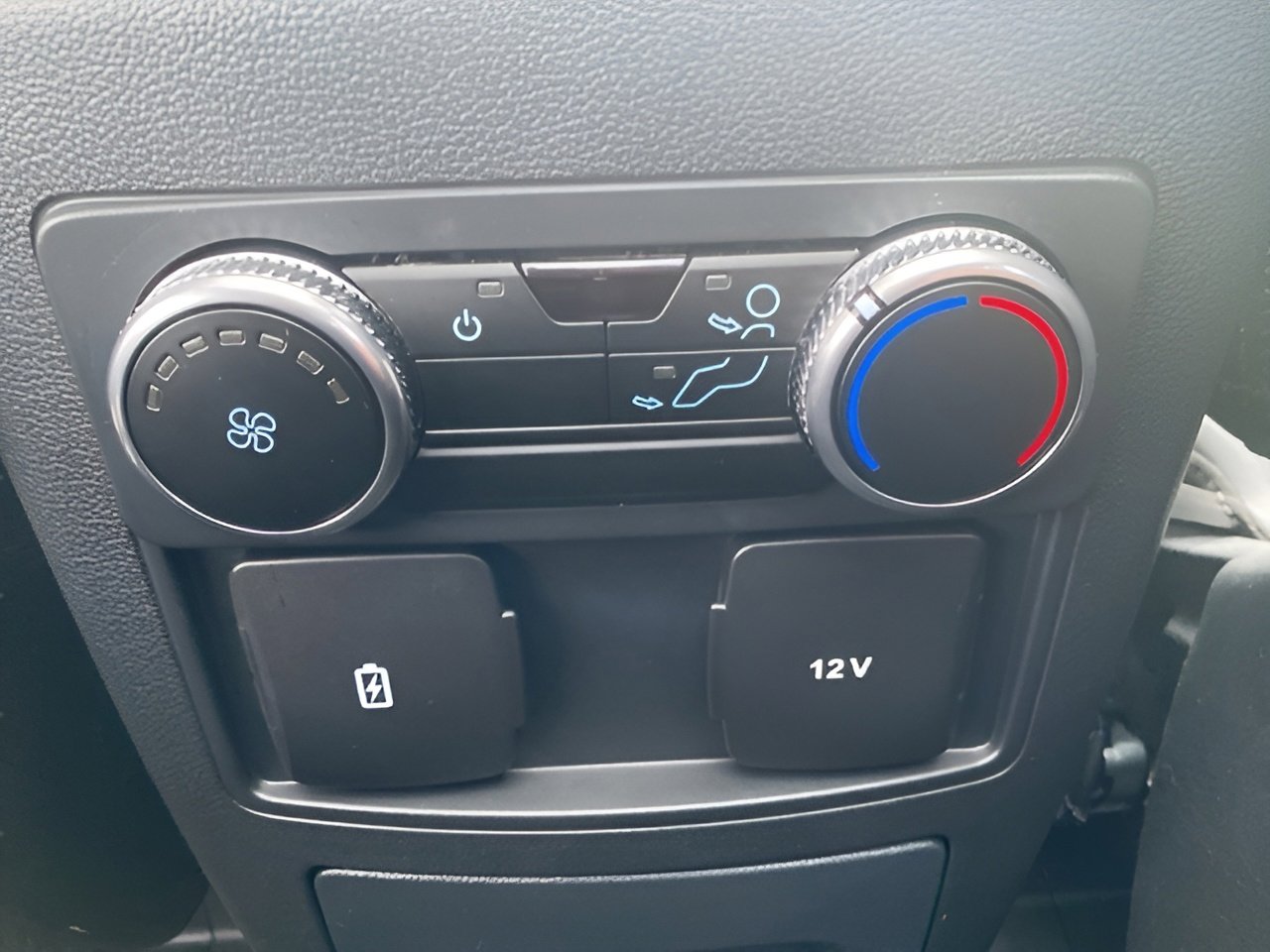 Certified 2023 Ford Explorer XLT w/ Equipment Group 202A image 13