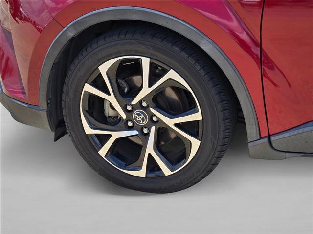 Used 2019 Toyota C-HR Limited FWD image 11