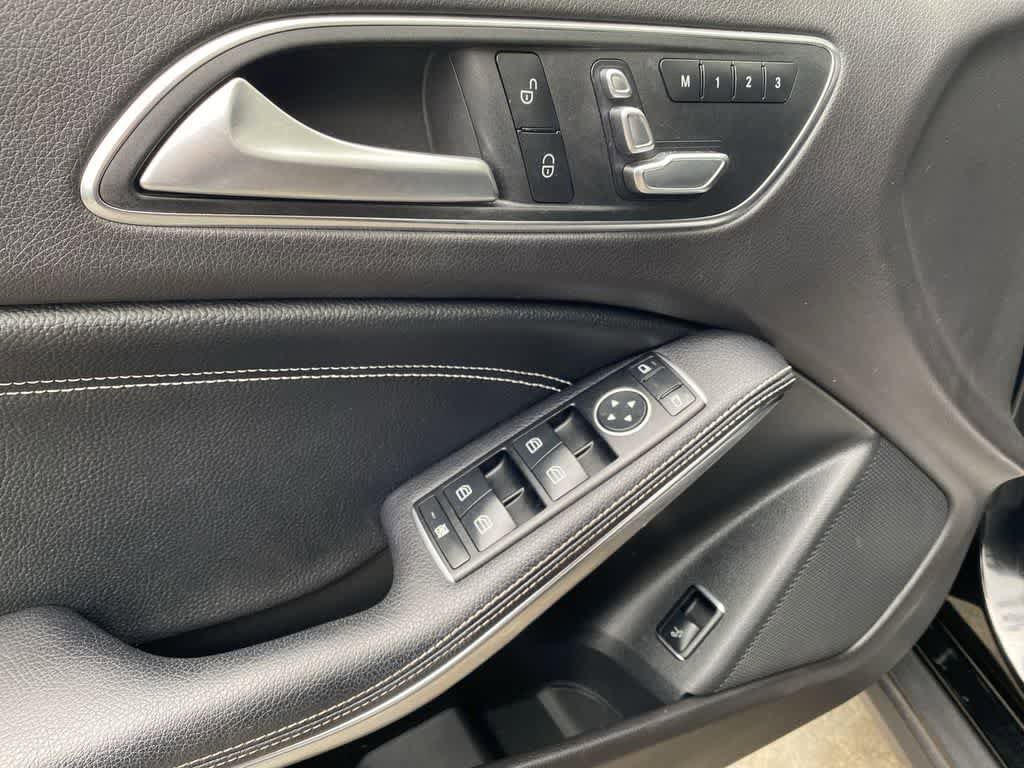 Used 2018 Mercedes-Benz GLA 250 4MATIC image 15