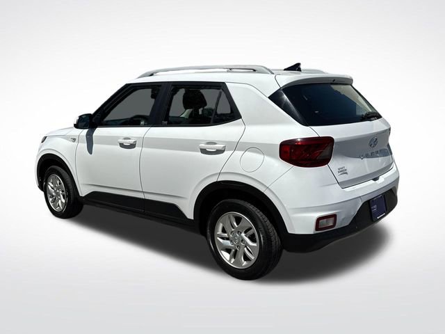 Used 2020 Hyundai Venue SEL image 3