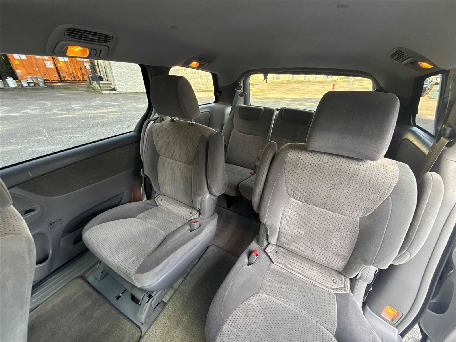 Used 2010 Toyota Sienna FWD image 13