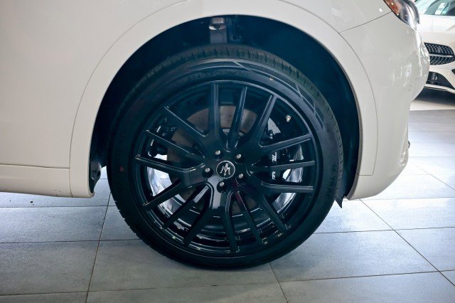 Used 2022 Maserati Levante Modena AWD/4WD image 39