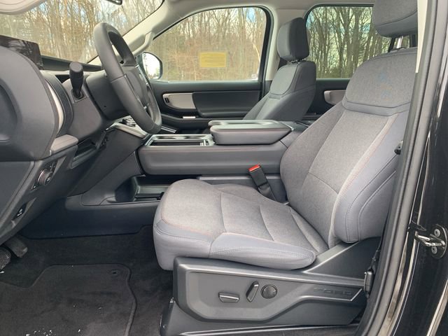 Used 2025 Ford Expedition Max Active image 40