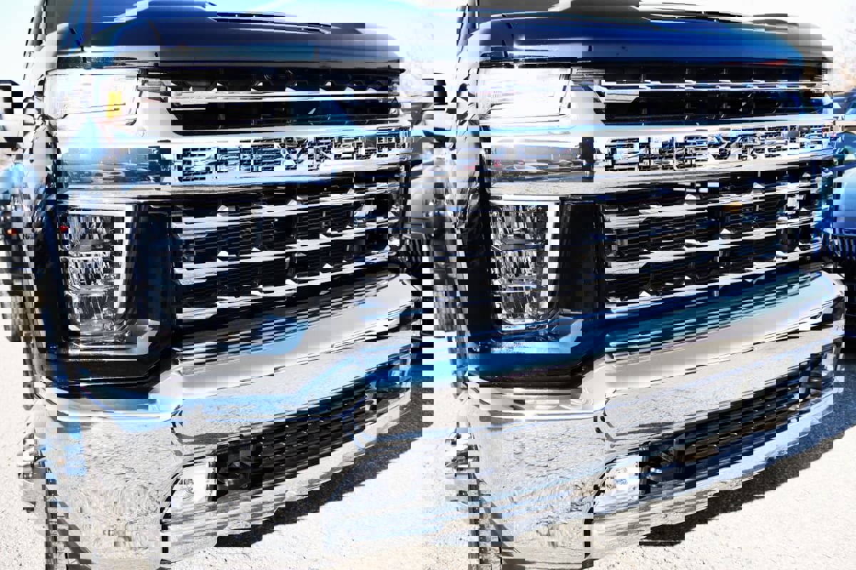 Used 2023 Chevrolet Silverado 3500 LTZ w/ LTZ Convenience Package image 21