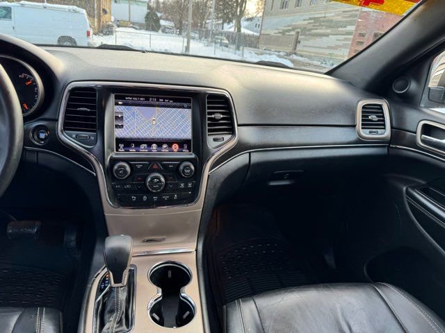 Used 2017 Jeep Grand Cherokee Limited image 22