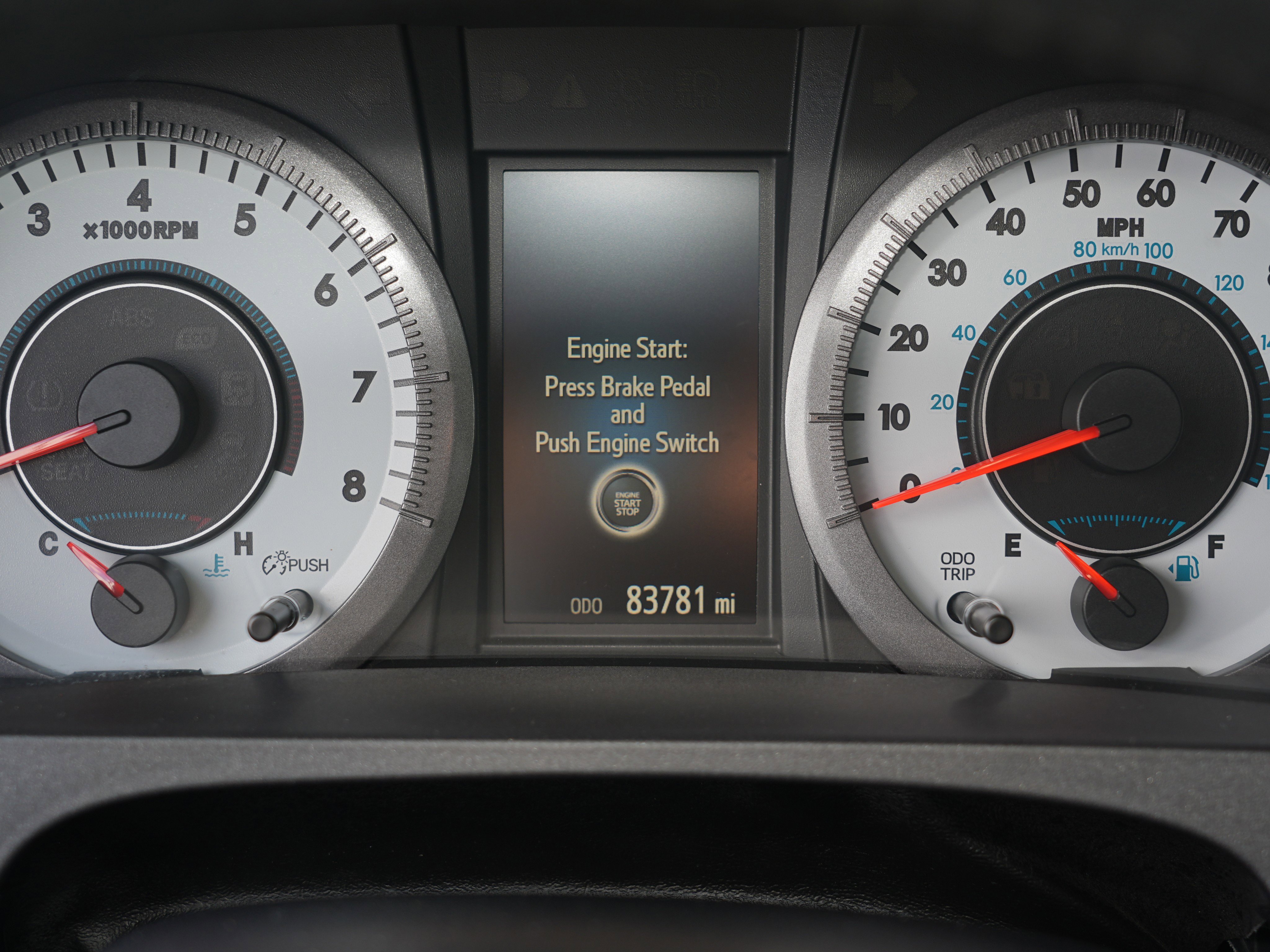 Used 2020 Toyota Sienna SE Premium w/ Nightshade Edition FWD image 29