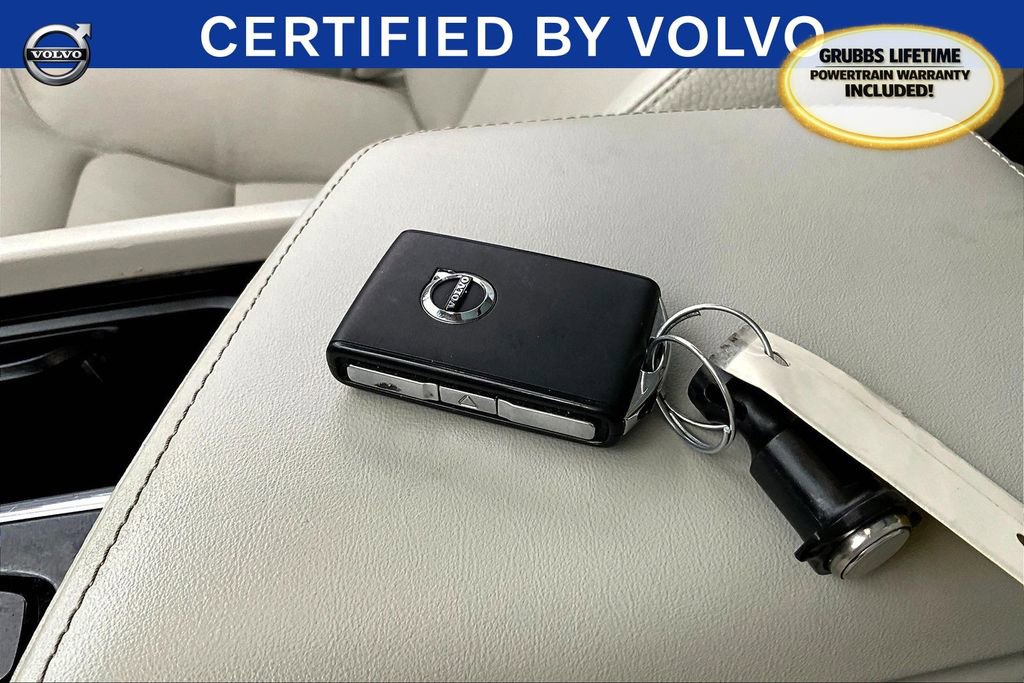 Certified 2023 Volvo XC60 B5 Plus AWD/4WD image 14