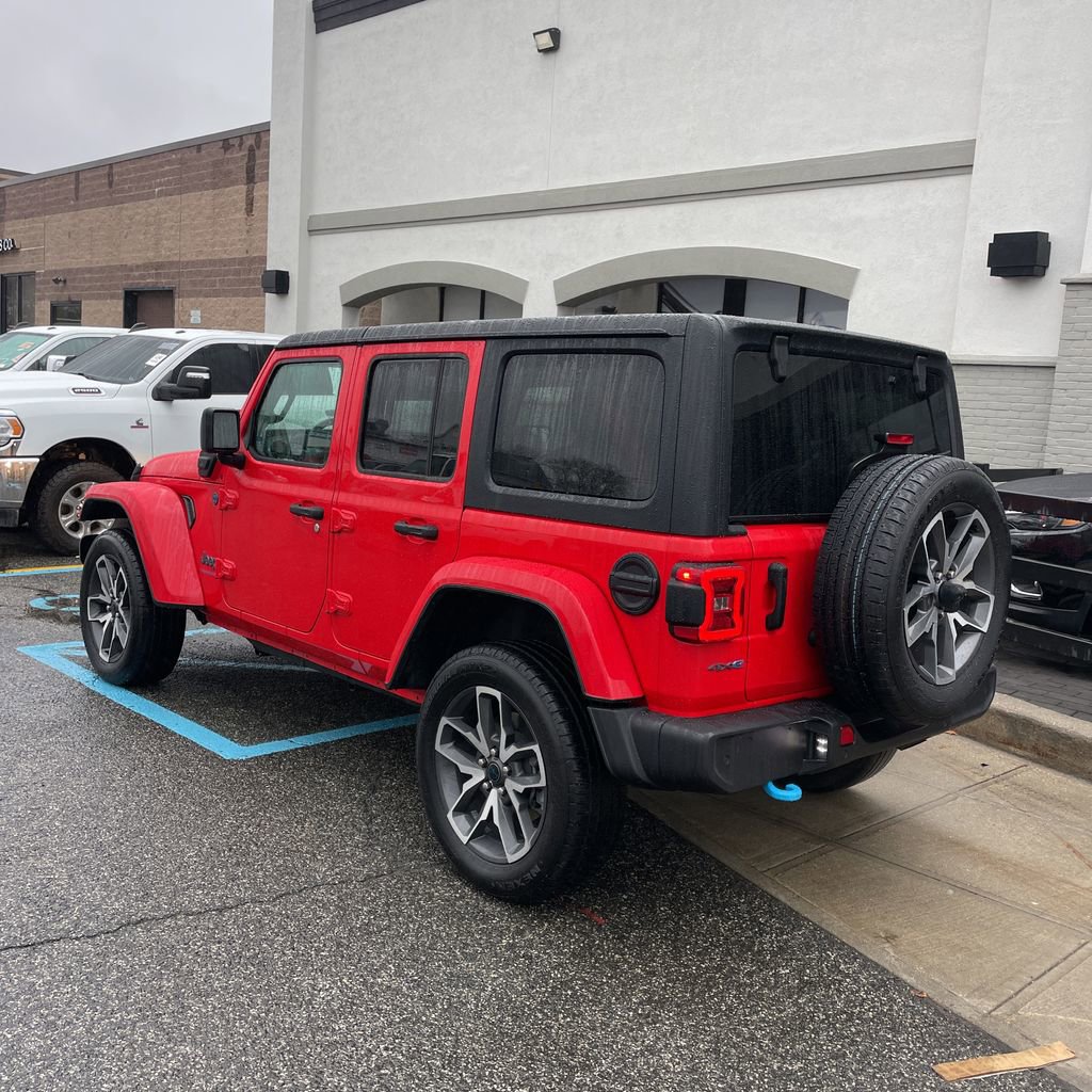 Used 2024 Jeep Wrangler Unlimited w/ Convenience Group image 5