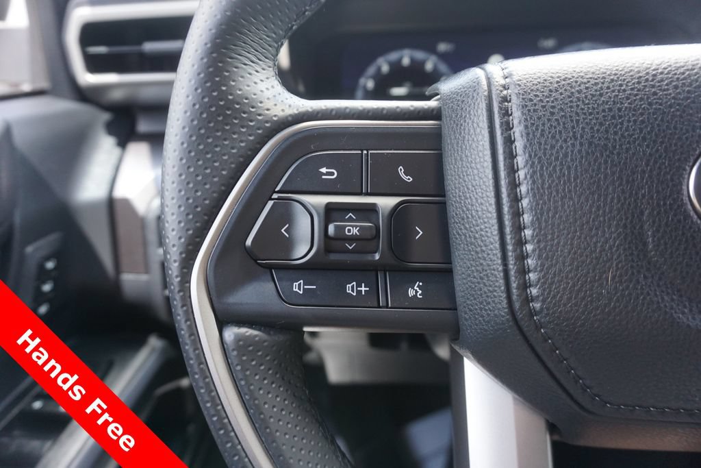 Used 2025 Toyota 4Runner TRD Off-Road Premium AWD/4WD image 4