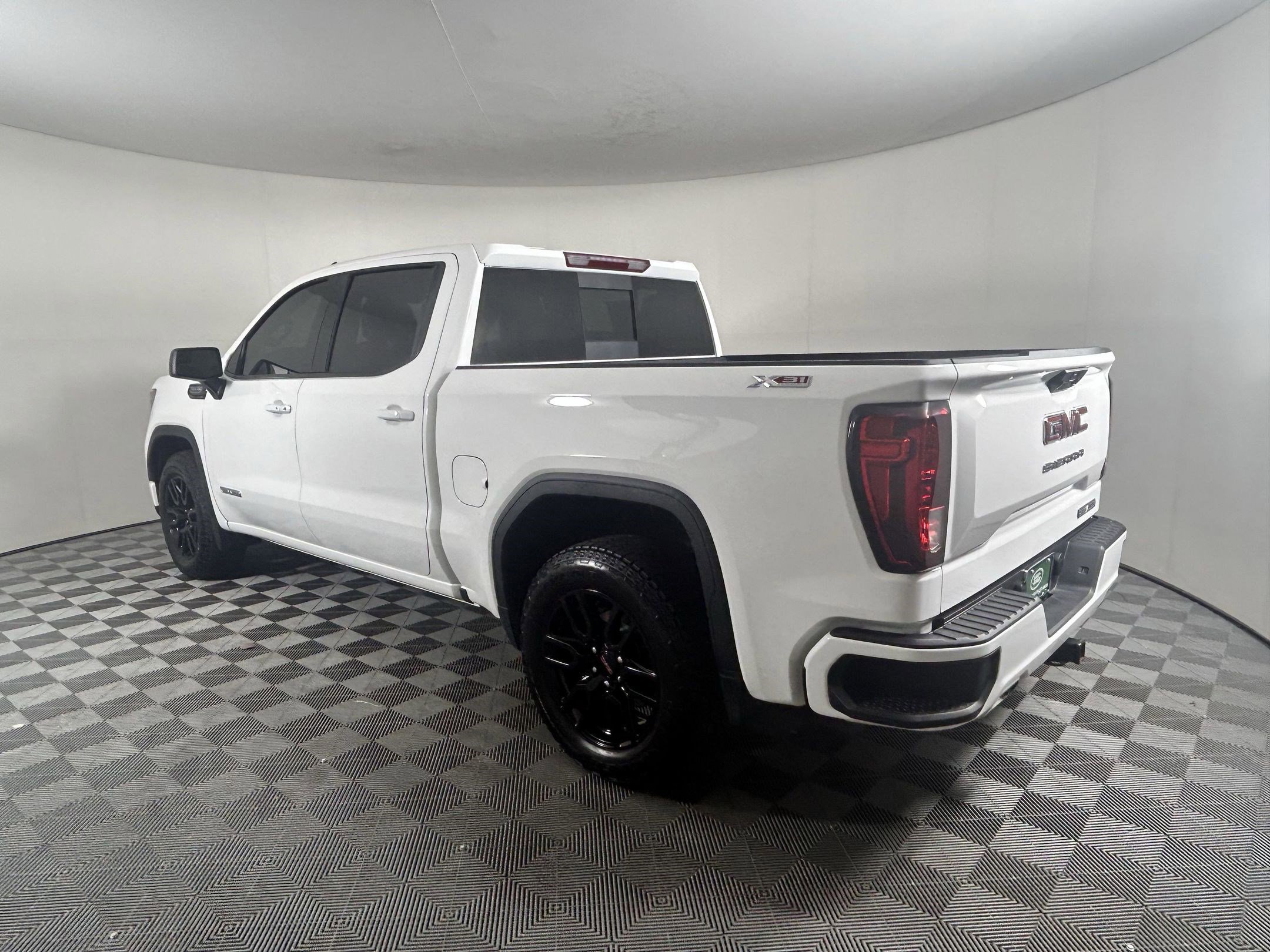 Used 2025 GMC Sierra 1500 Elevation w/ Preferred Package image 3