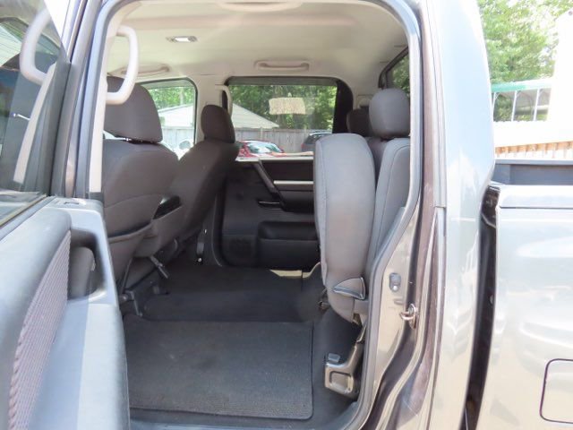 Used 2009 Nissan Titan SE w/ SE Drivers Convenience Pkg image 11