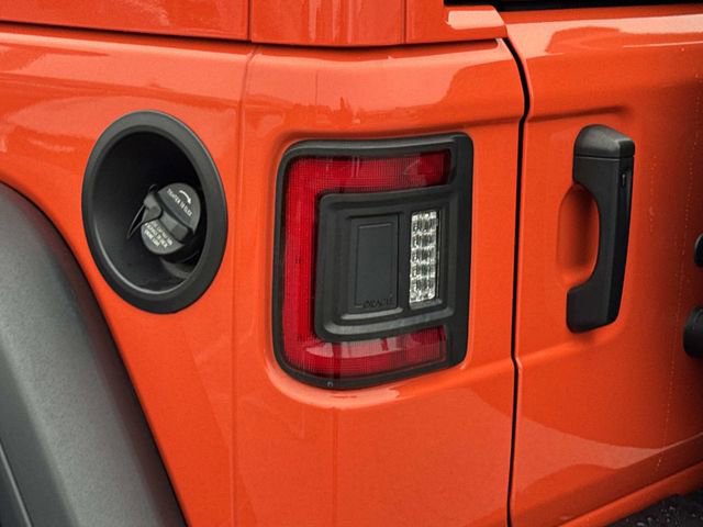 Used 2023 Jeep Wrangler Unlimited Sport AWD/4WD image 9