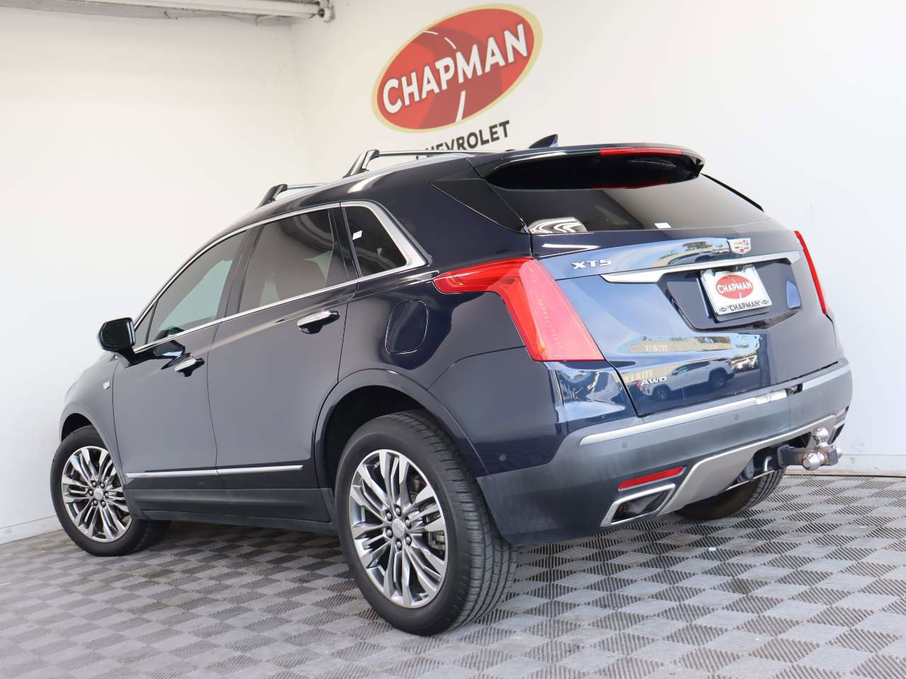 Certified 2017 Cadillac XT5 Platinum w/ Driver Assist Package AWD/4WD image 4