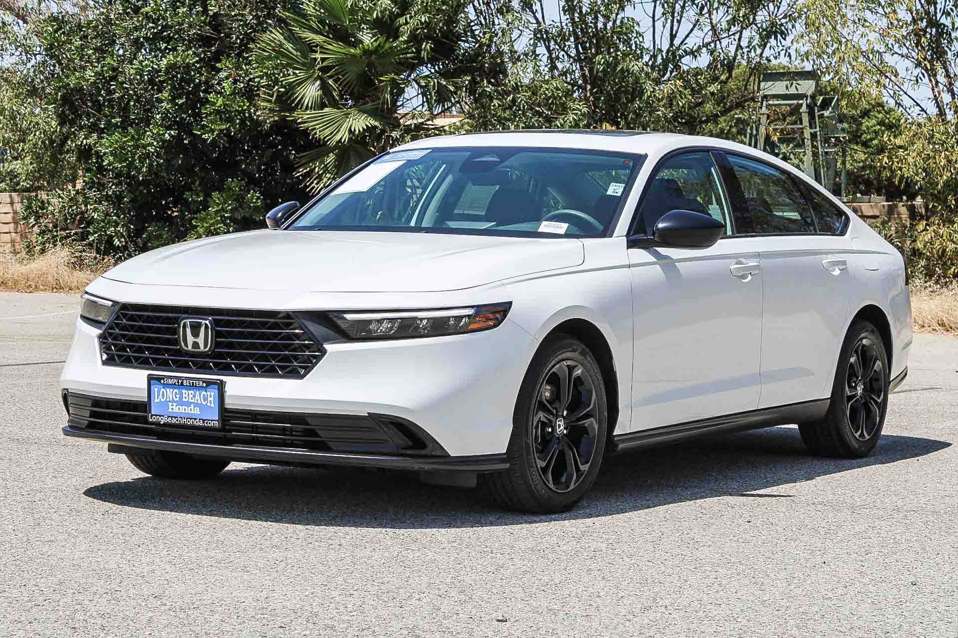 Certified 2025 Honda Accord SE image 3