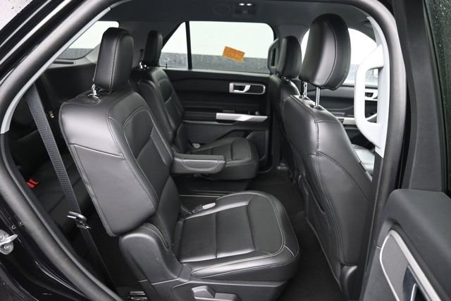 Used 2024 Ford Explorer XLT w/ Equipment Group 202A AWD/4WD image 8