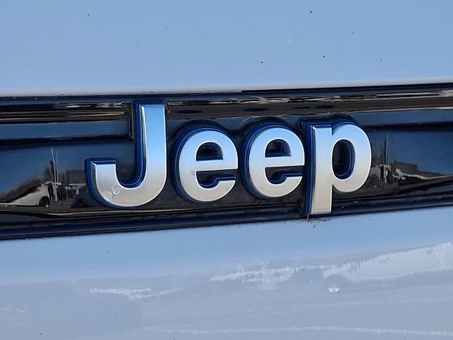 Used 2022 Jeep Grand Cherokee Summit AWD/4WD image 30