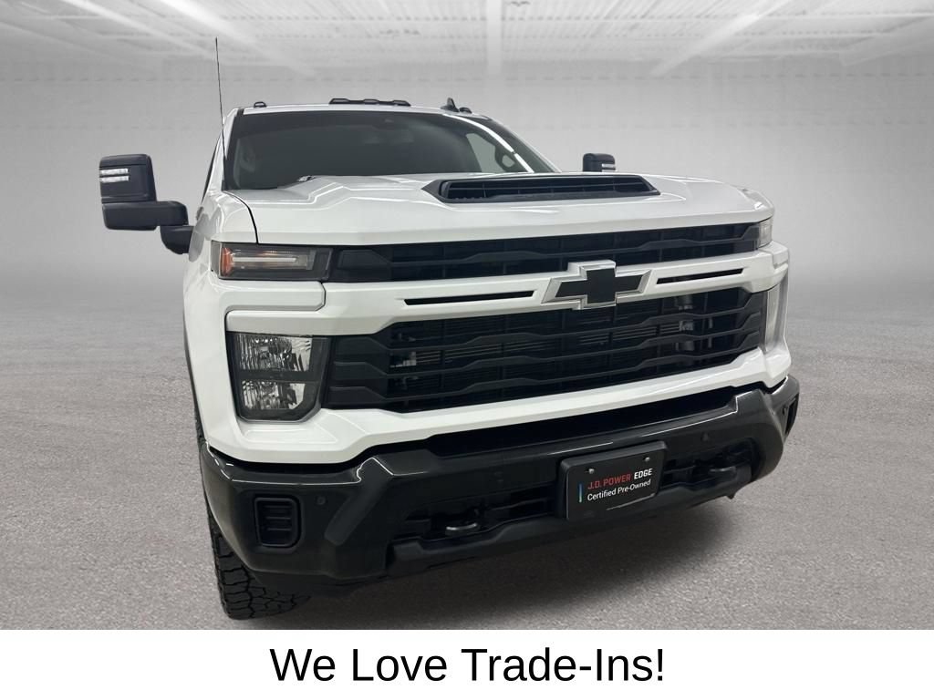 Used 2025 Chevrolet Silverado 2500 Custom w/ Custom Value Package AWD/4WD image 3