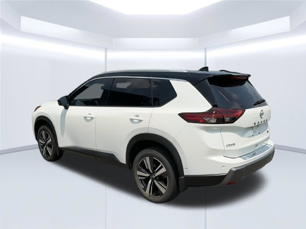 Used 2024 Nissan Rogue SL w/ SL Premium Package FWD image 9