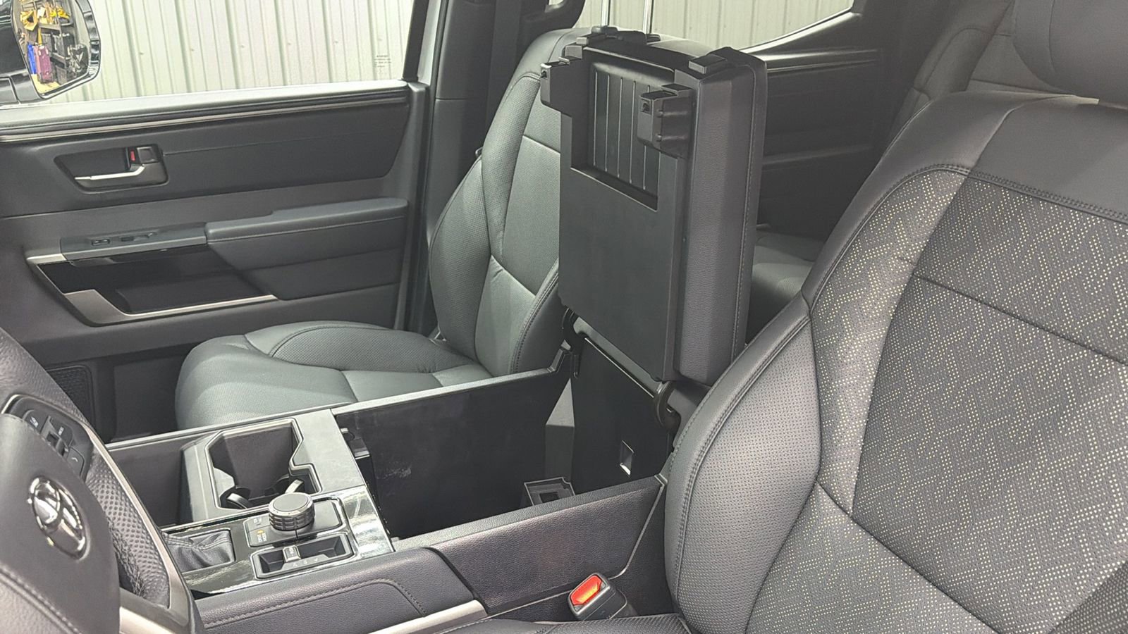 Used 2025 Toyota Tundra Limited image 27