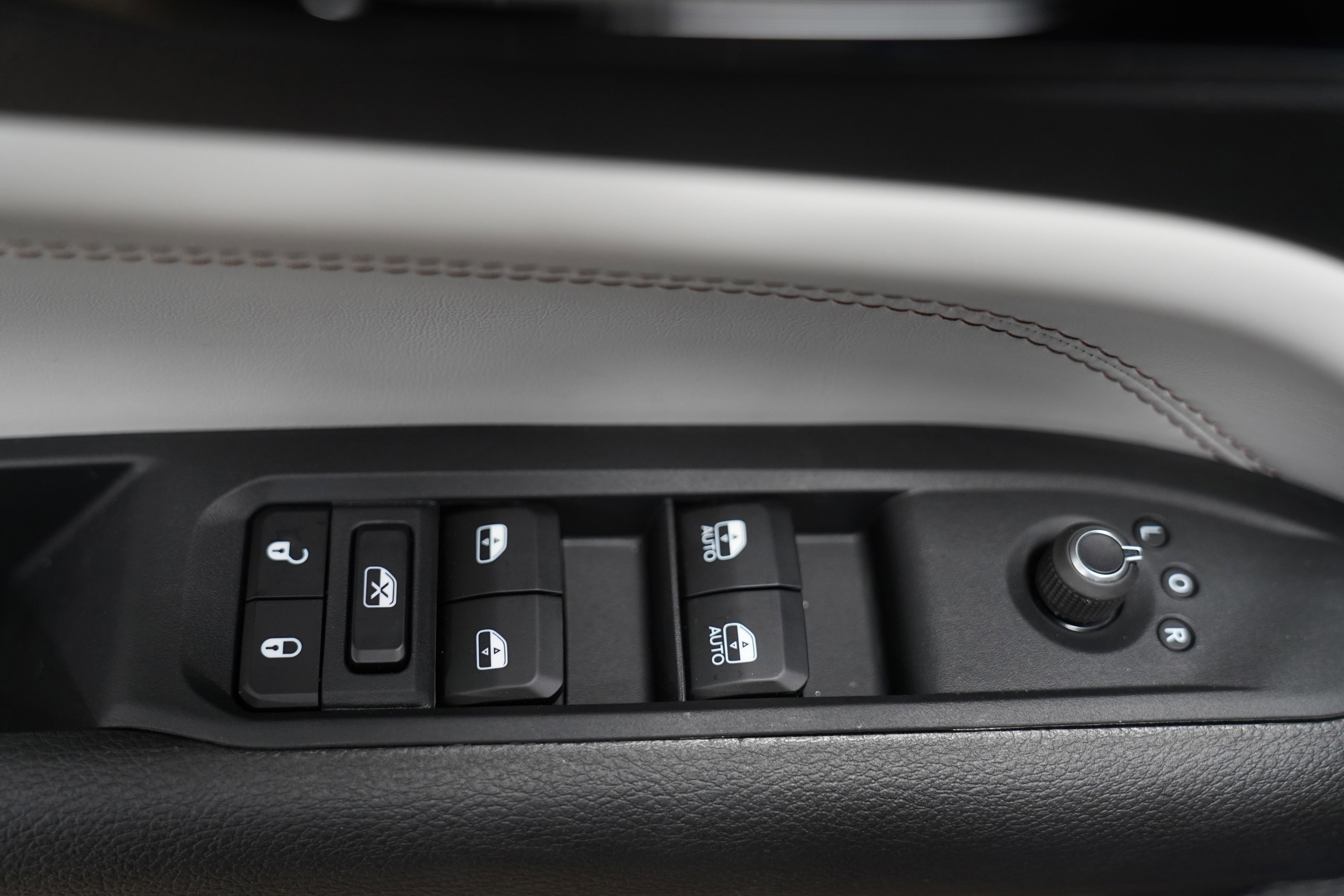 New 2025 Jeep Compass Limited w/ Elite Group image 17